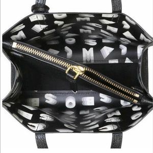 Marc Jacobs
Grind Leather Tote